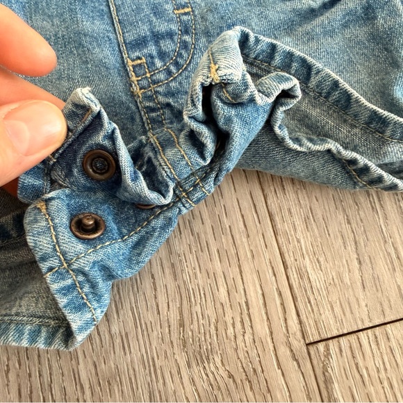 OshKosh B'gosh Blue Denim Shorts Overalls baby size 6M - Picture 3 of 5